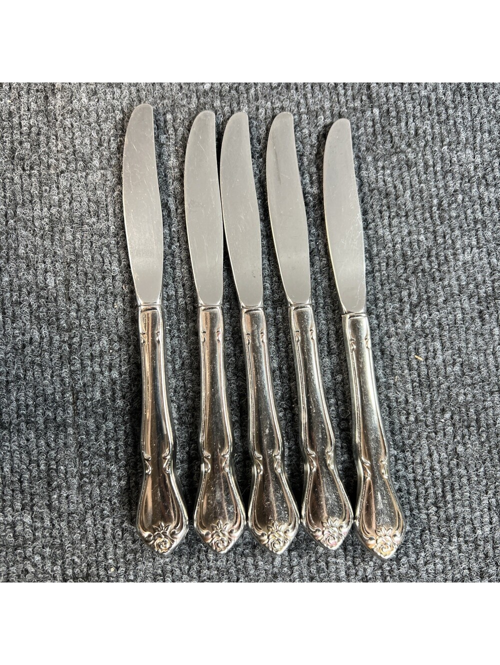 oneida stainless flatware5 Dinner Knives